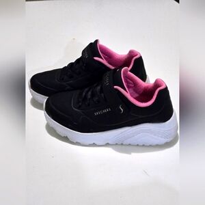 Girls Sneakers